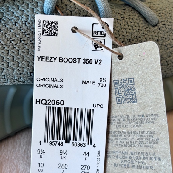 Adidas YEEZY BOOST 350 V2 in Salt HQ2060 ------------ SIZE 10M! - Picture 10 of 11
